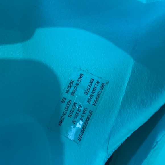 Sandals - Picture 2 of 2